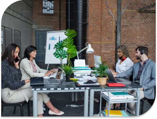 Team meeting in office